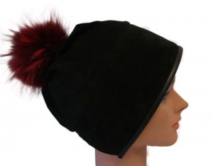 Eine schöne Wintermütze Designer-qualität aus echtem Veloursleder (schwarz) mit Waschbäbommel.
